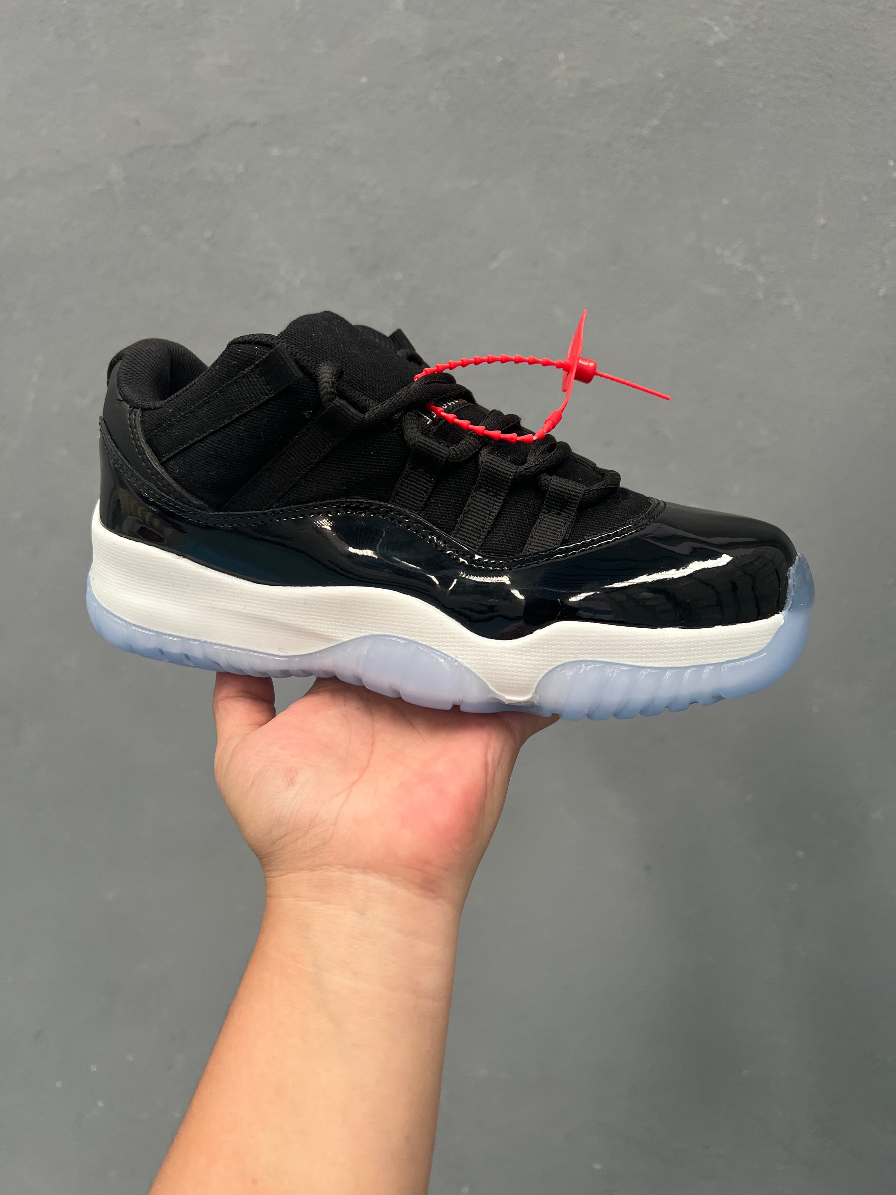 Tenis Jordan Air Jordan 11 Retro Space Jam choclo