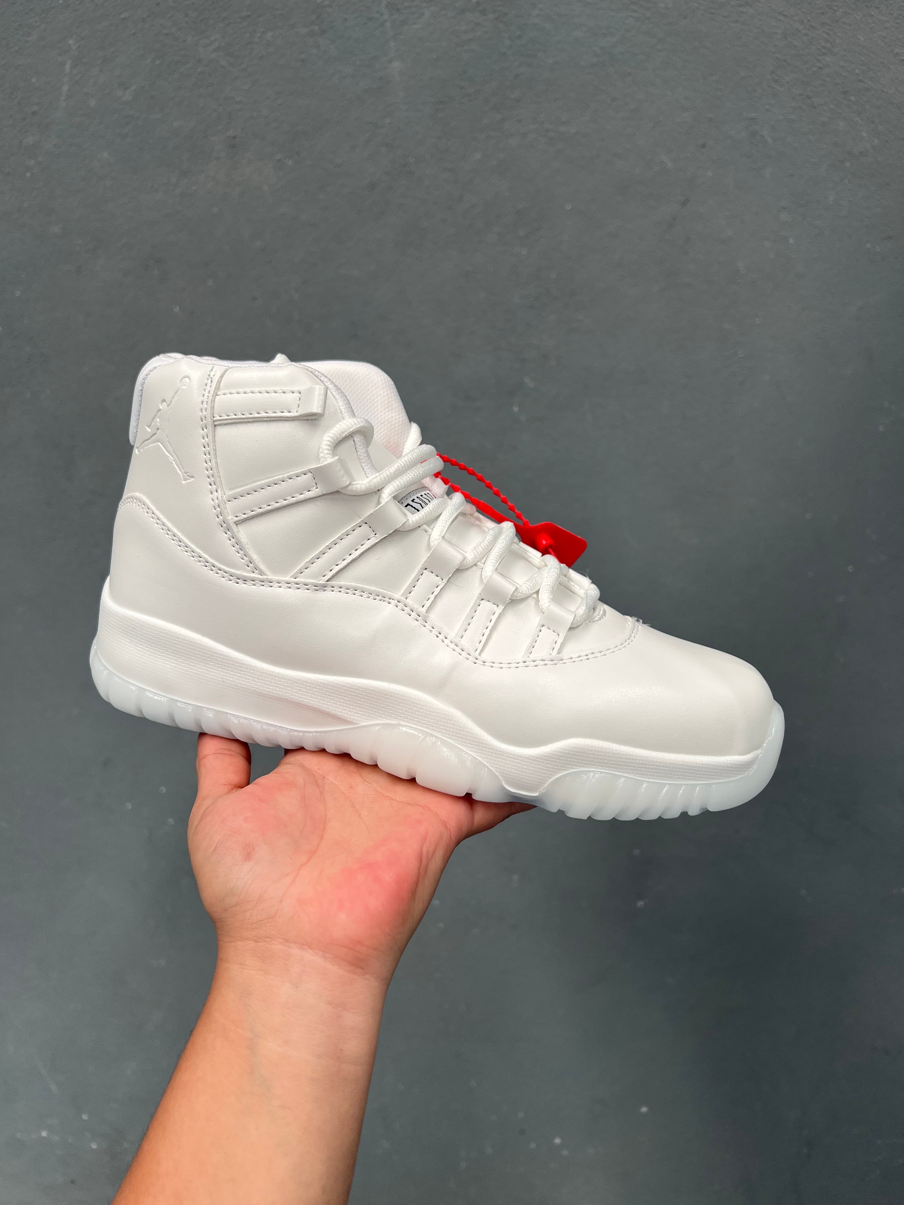 Tenis Jordan 11 de bota whithe home